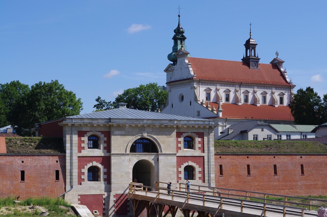 Pokoje Goscinne Osir Zamość Esterno foto